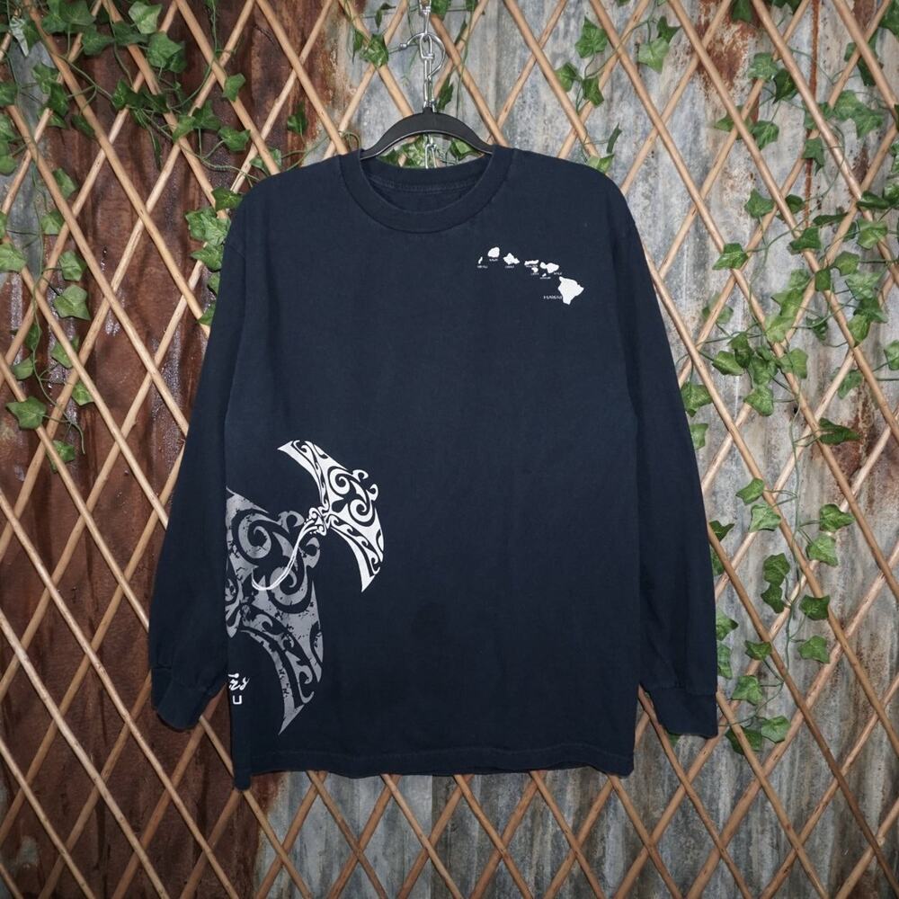 Vintage Y2K American Vintage T-Shirts hawaii tribal pattern